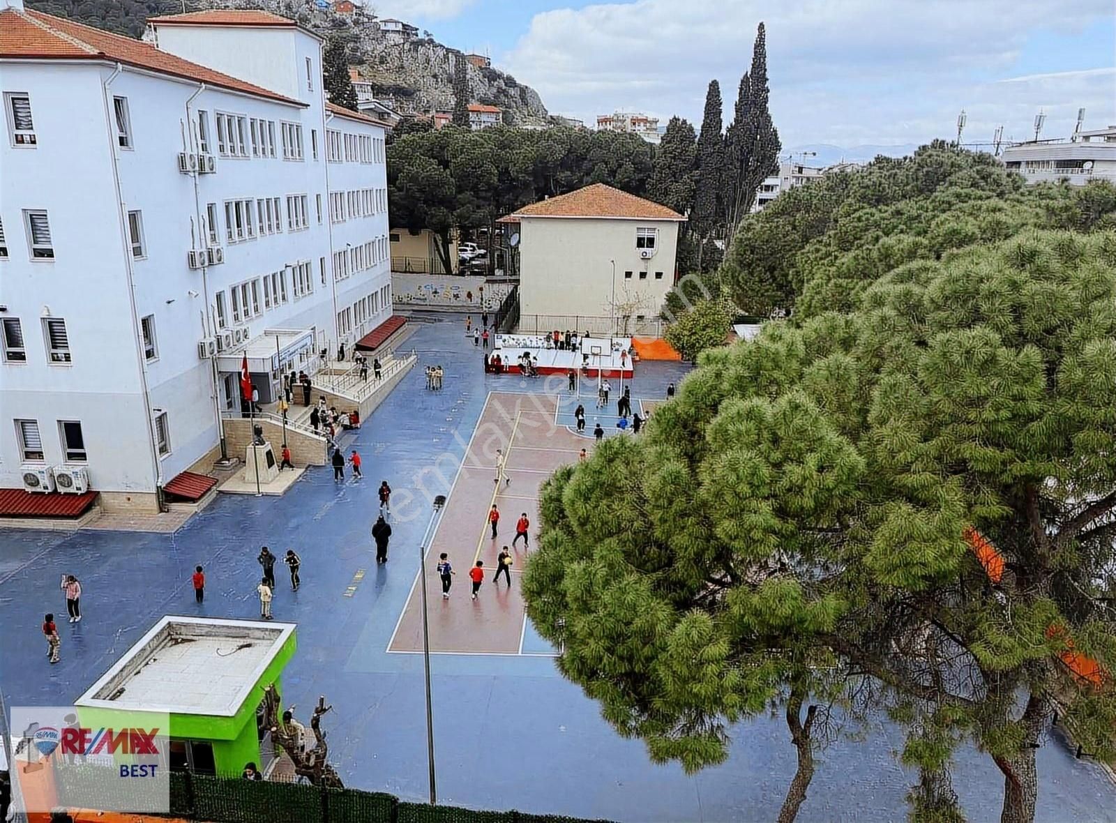 Kemalpaşa Cadde Üstü Satılık Daire
