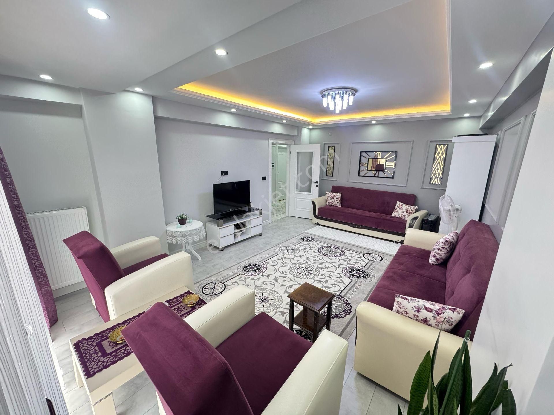 Kapaklı Okullara Karşı Cadde Üstü 3+1 Daire