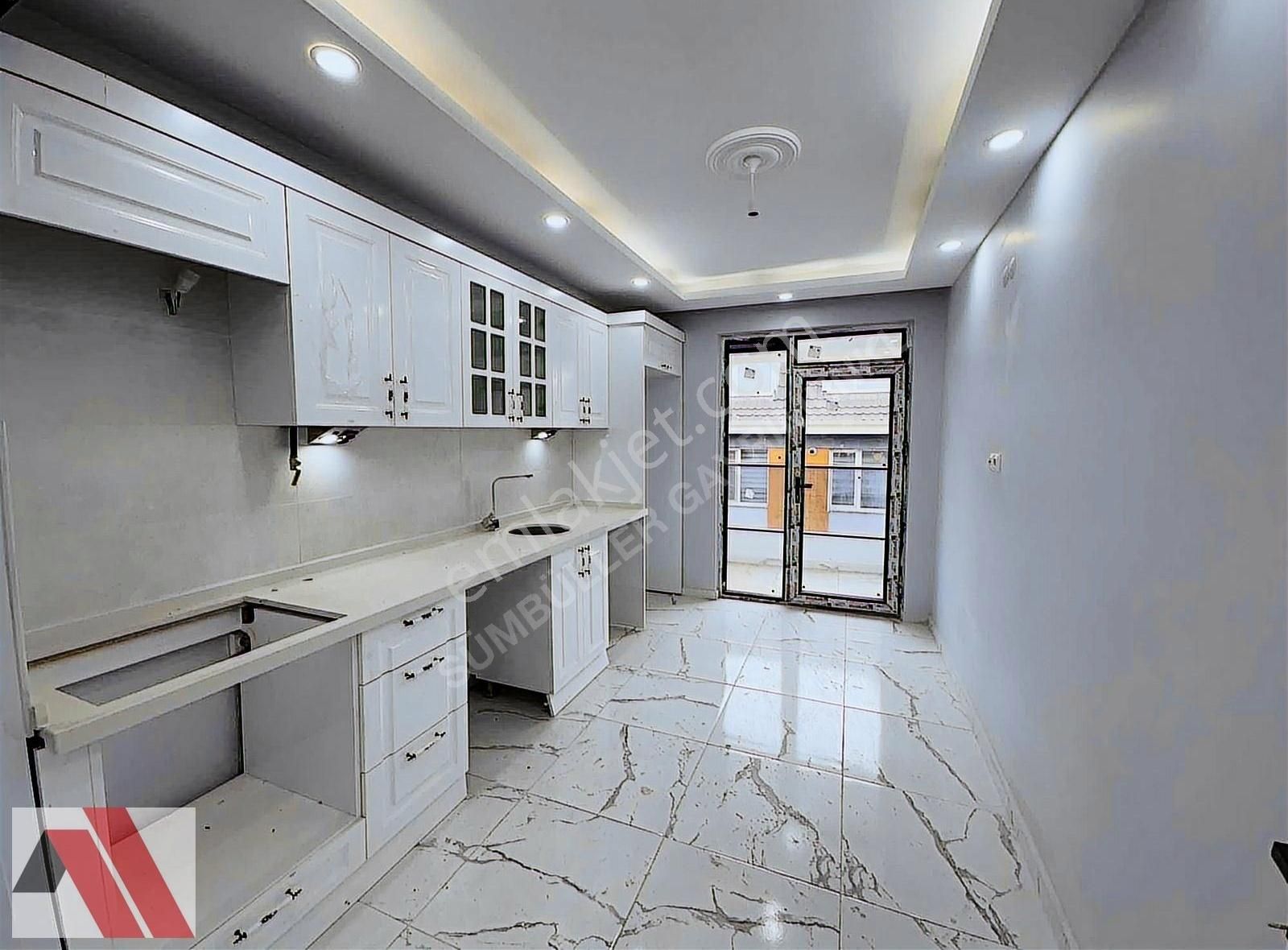 Sümbüller'den İletişim Kapısı Yakını Çift Balkonlu 3+1 Daire