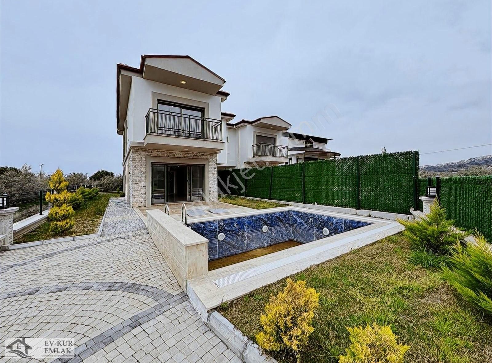 Kuşadası Güzelçamlı'da Tek Müstakil Havuzlu 4+1 Ultra Lüks Villa