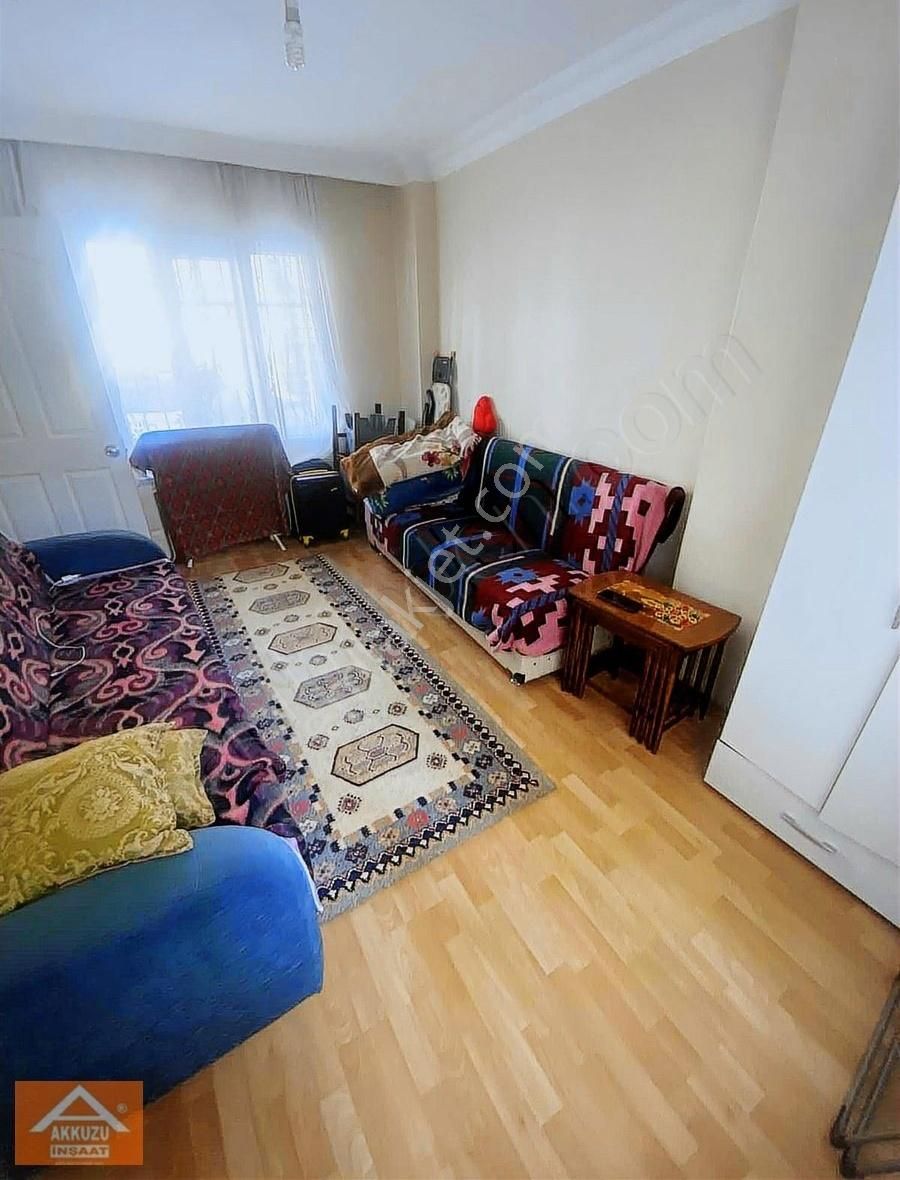 Türbe Caddesinde Giriş Kat 1+1 Eşyalı