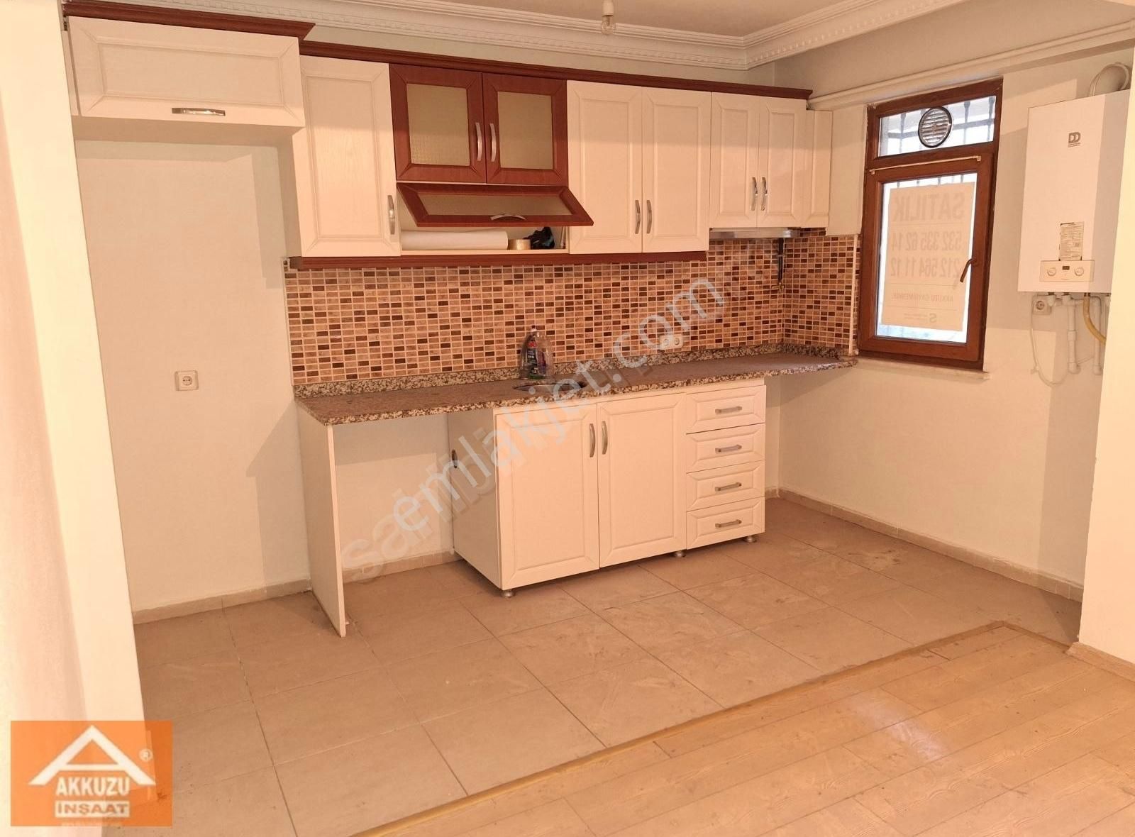 Eyüp İslambey Göztepe Sokakta Açık Mutfaklı Çok Temiz 2+1 Akkuzu