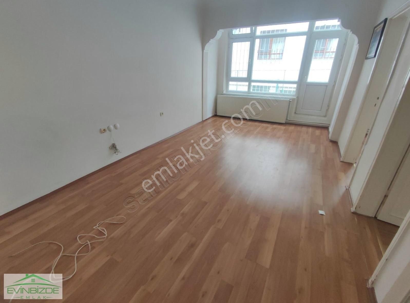 Evinbizde'den 3+1 Gazinoda Merkezi Konumda Kiralık Daire