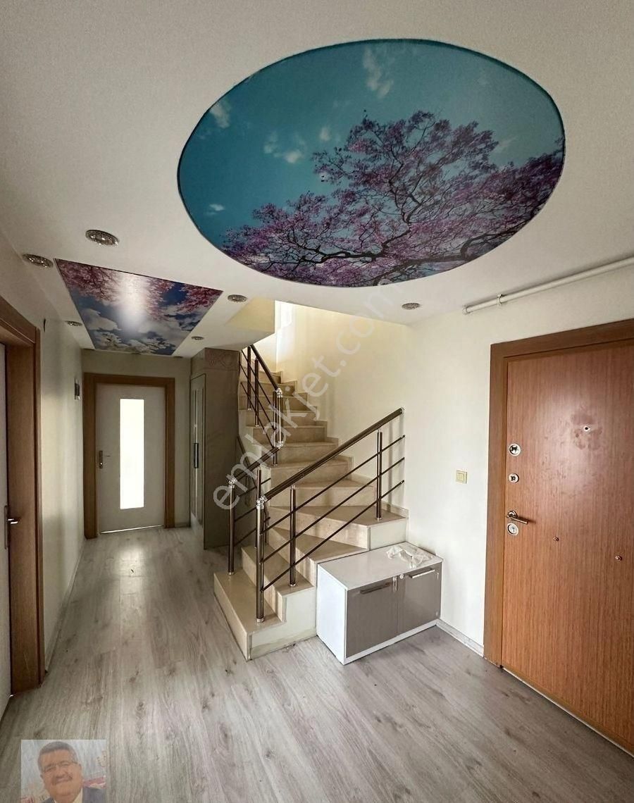 Van'ın Gözde Noktasında Kiralık 5+1 Dublex Daire
