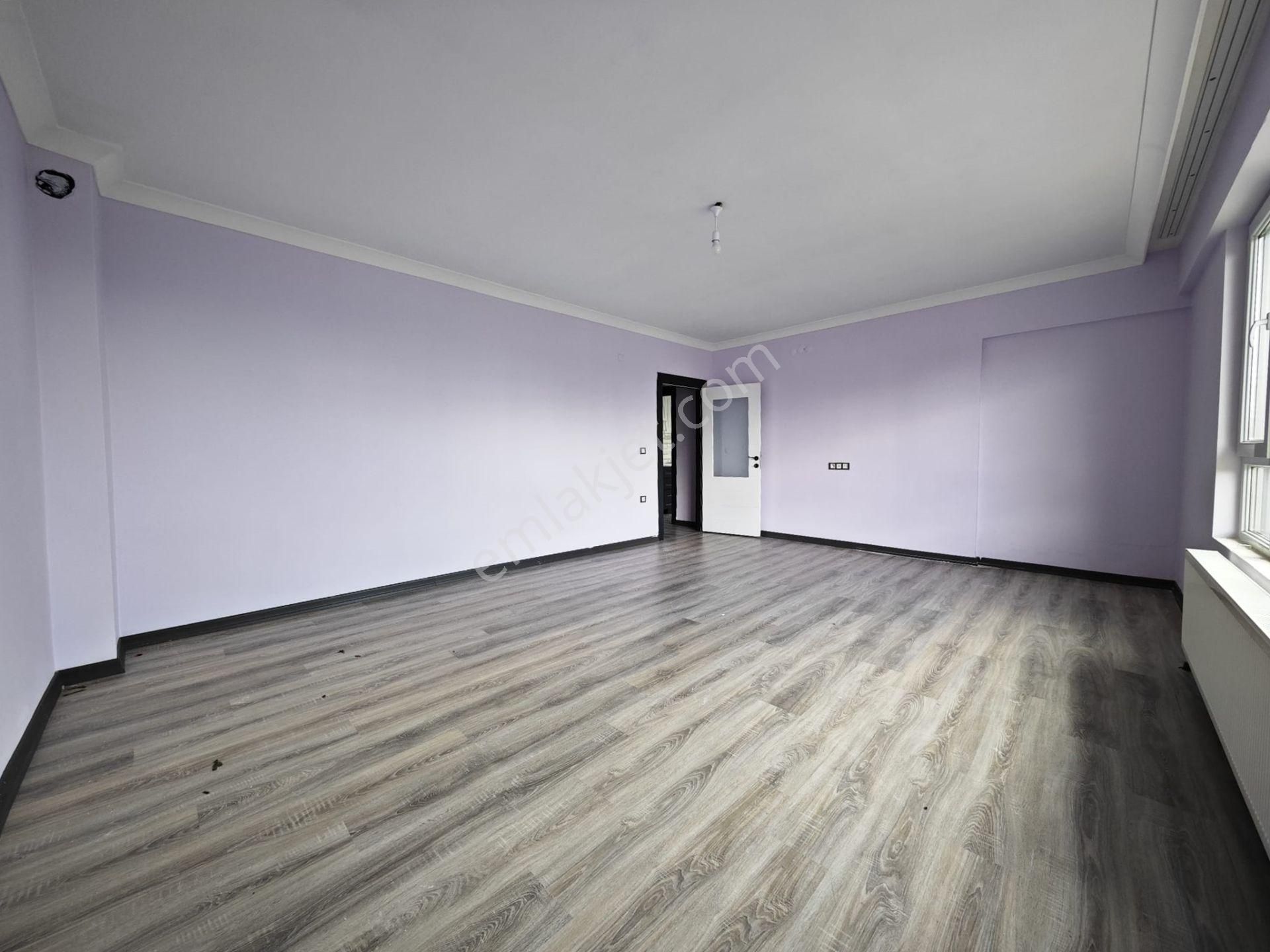 Beşikkaya'da Ebeveyn Banyolu Asansörlü 145 M2 3+1 Katta Satılık Daire !! - Görsel 10