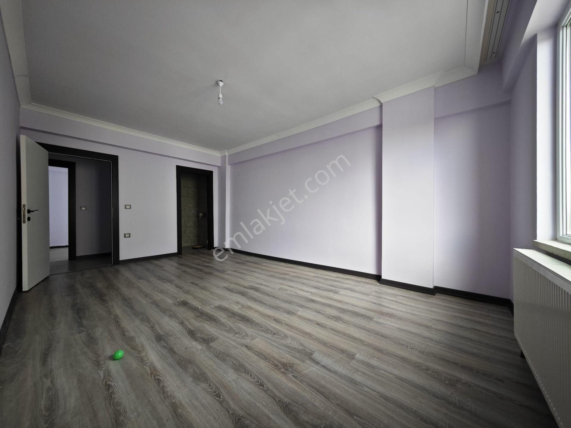 Beşikkaya'da Ebeveyn Banyolu Asansörlü 145 M2 3+1 Katta Satılık Daire !! - Görsel 15