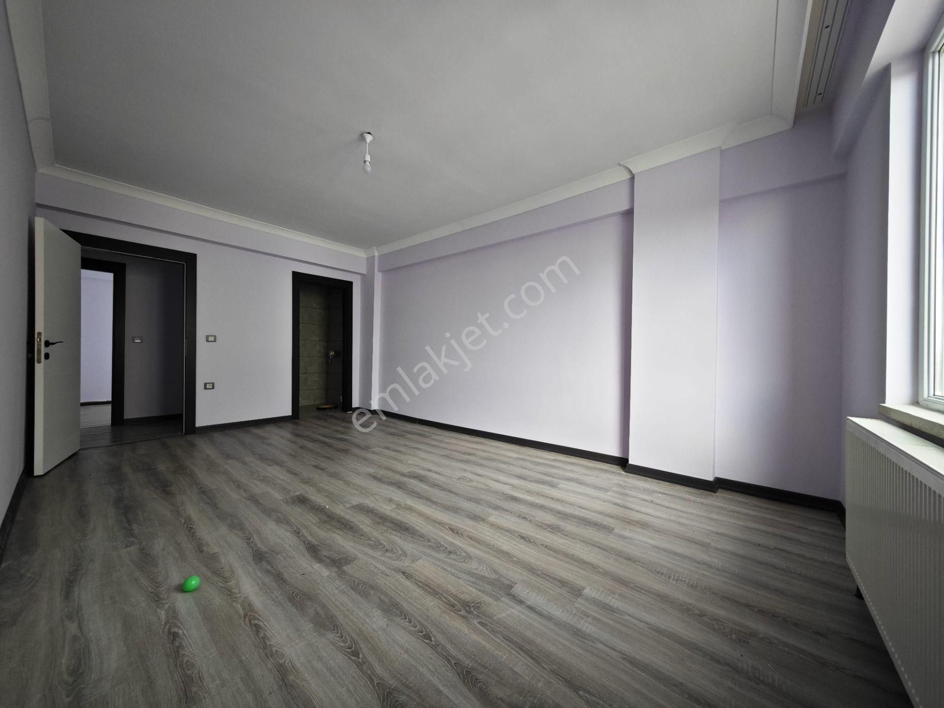 Beşikkaya'da Ebeveyn Banyolu Asansörlü 145 M2 3+1 Katta Satılık Daire !! - Görsel 16