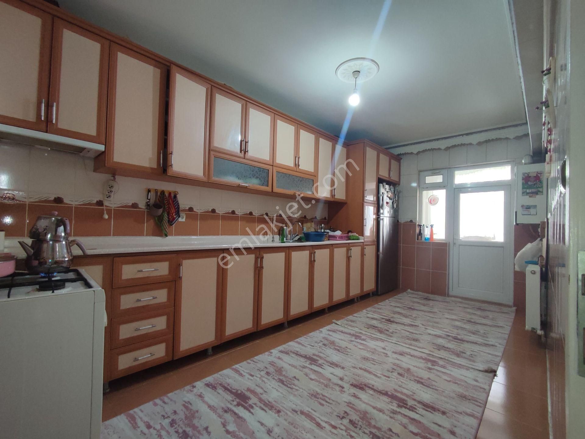 Yılmaz Gayrimenkulden 140 Metre Kare Net 1 Ara Kat Ön Cephe Şahane Daire Şahane Konum