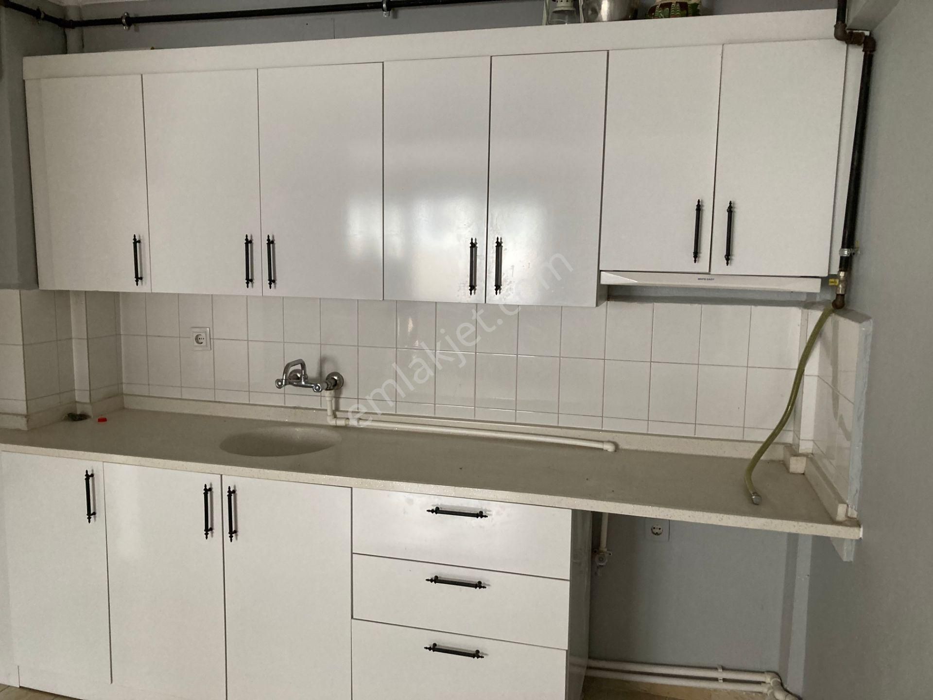 Güzelyalı Yalı Mahallesin De Satılık İçi Yapılı Daire