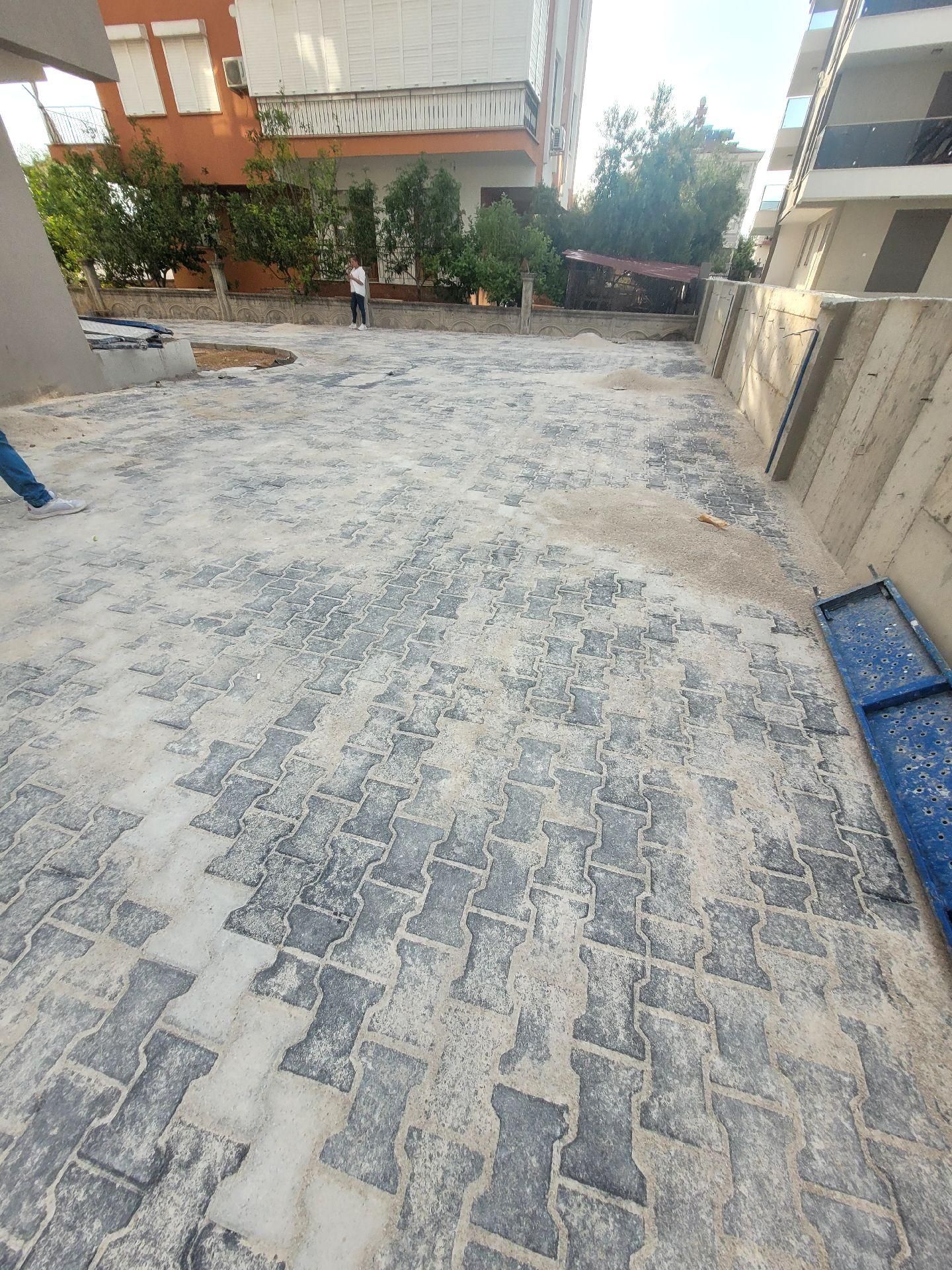 Önü Kapanmaz Asansörlü Sıfır Bina
