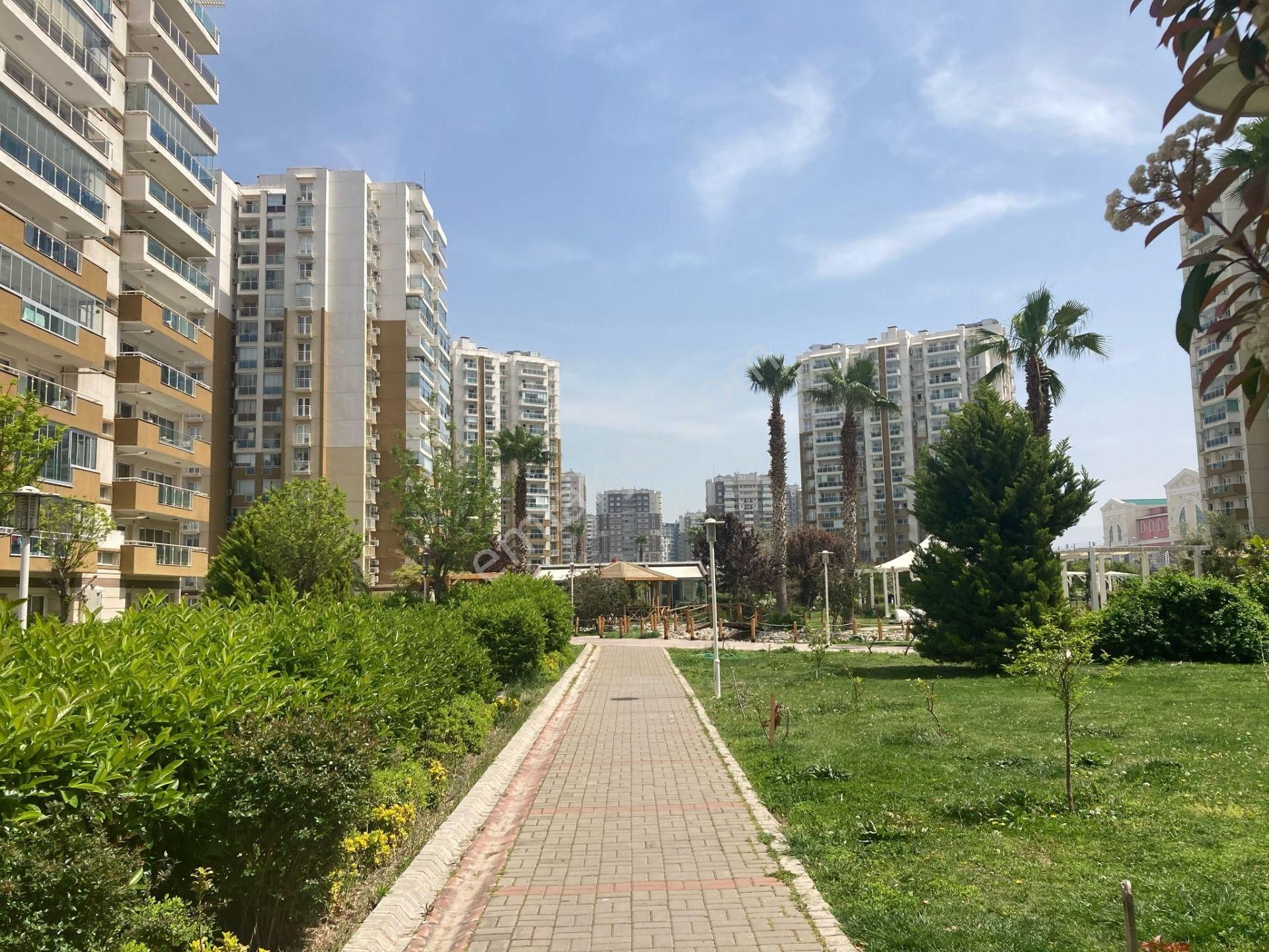 Mavişehir Emlakkonut Satılık 2+1 Boş Kiracısız Daire