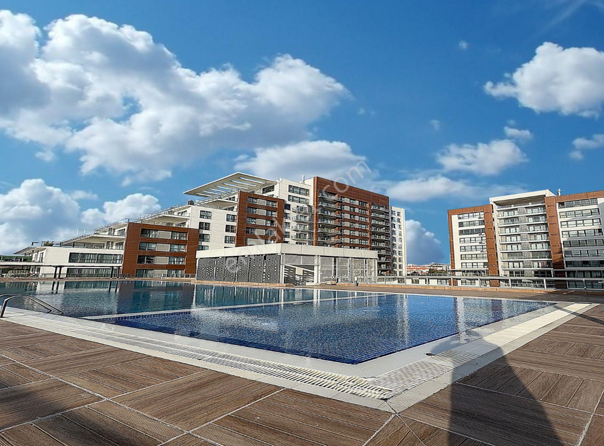 Beylikdüzü'nde Eşi Benzeri Olmayan Site İçinde 2+1 Geniş Arakat
