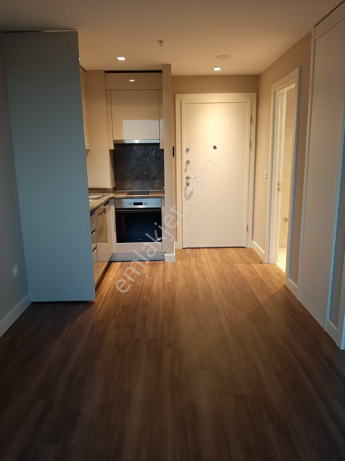 Satış Ve Kiralama Ofisinden 1+1 Satılık Kiracılı Daire