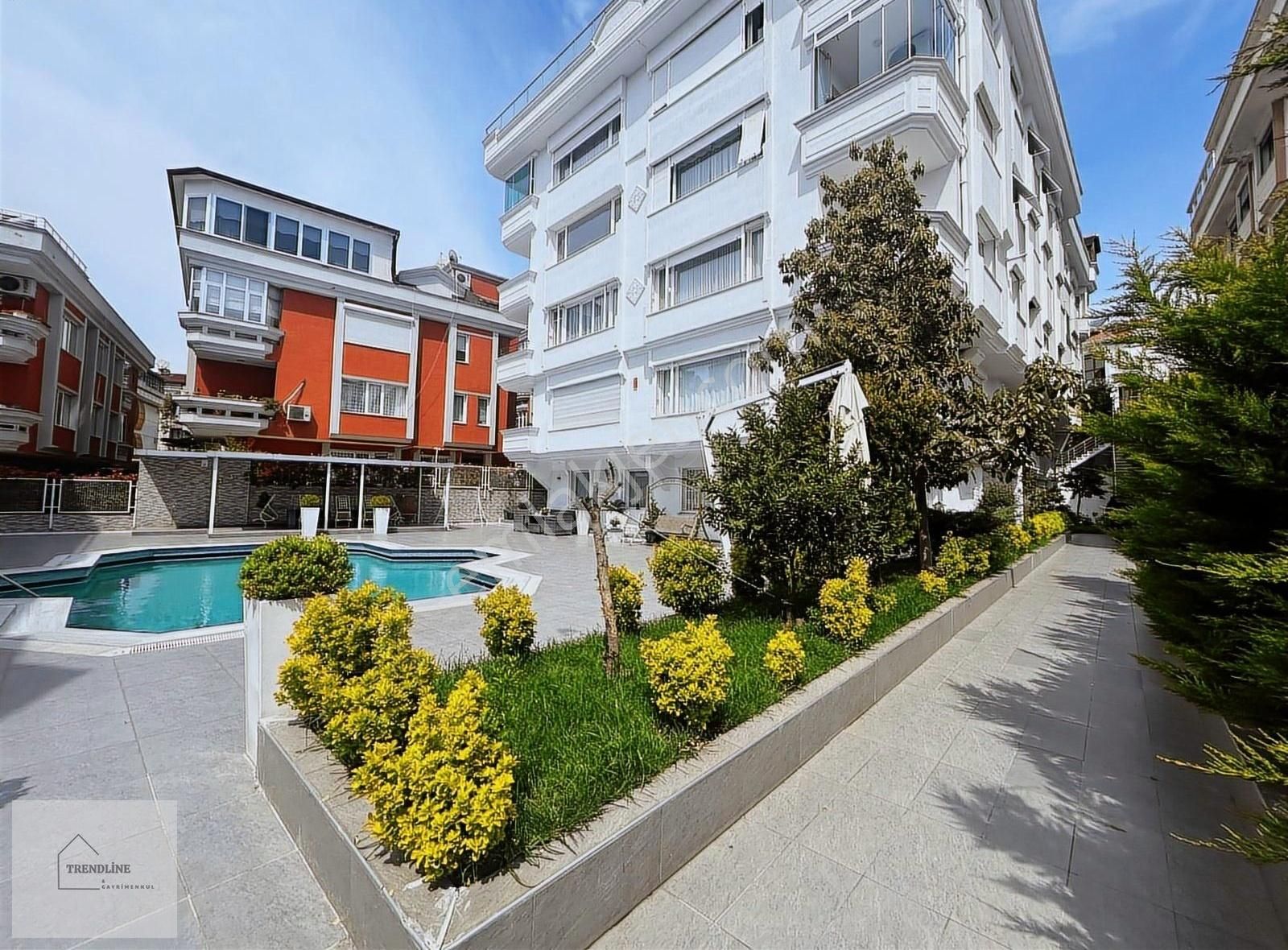 Emre Ulu'dan Konaklıda Asansörlü 3+1-180m2 Satılık Arakat Daire