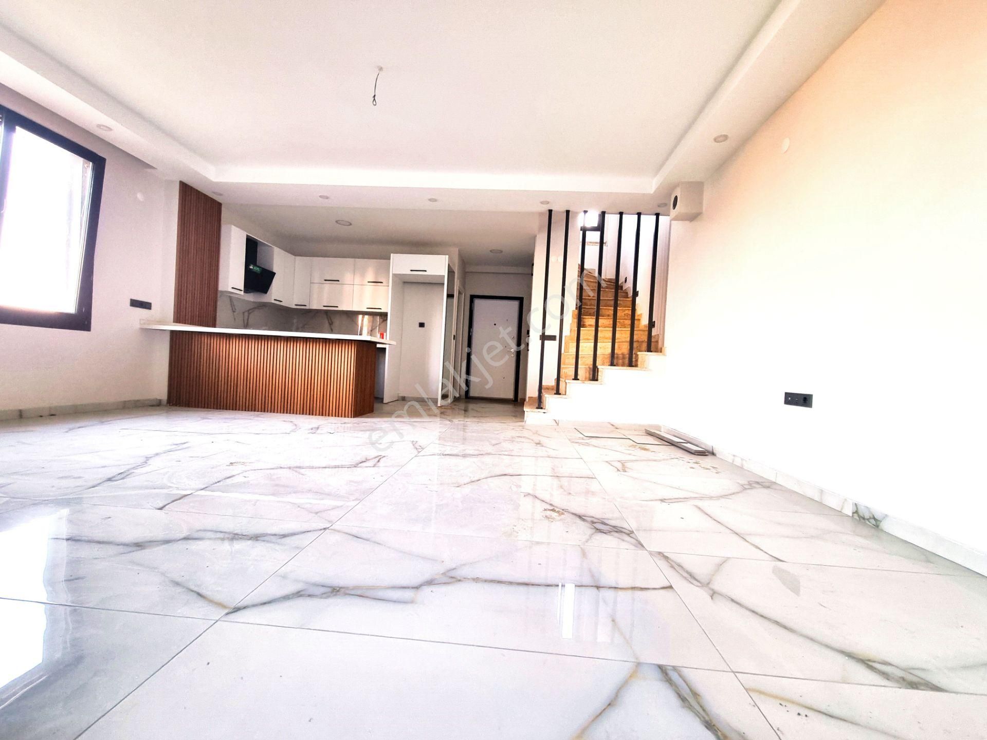 🏠 Aktif'ten Altınoluk'ta Satılık Deniz Manzaralı, Geniş Bahçeli 3+2 Müstakil Ev!