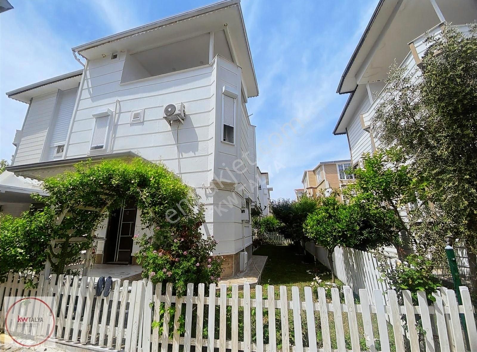 Antalya Serik Kadriye'de 4+1 Kiralık Villa