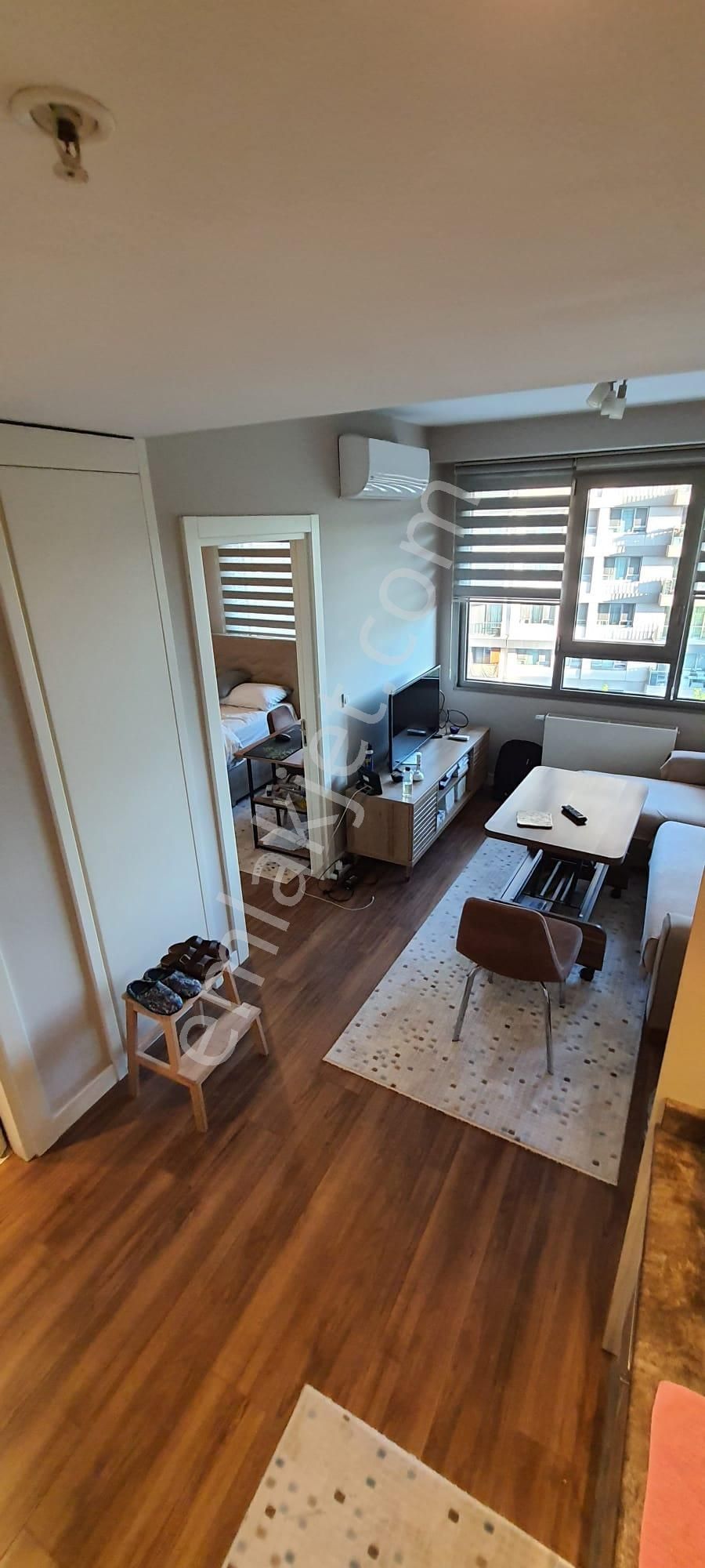 Satış Ve Kiralama Ofisinden Satılık Kiracılı 1+1 Daire