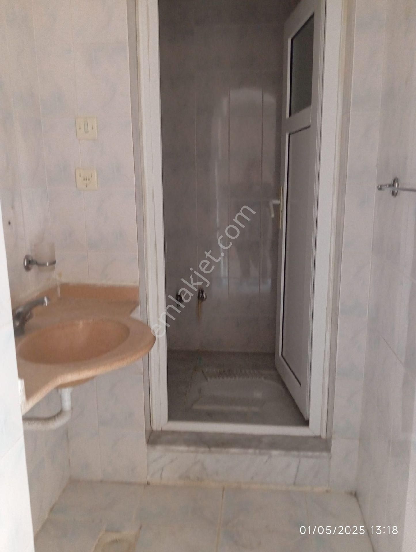 Kiralık Daire Bayram Yerinde Okula Çok Yakın Mesafede Bilgi İçin İletişime Geçiniz