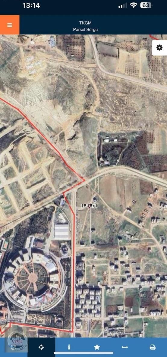 Ünüversite Yanı B3 Arsa Yol Üzeri Köşe Başı