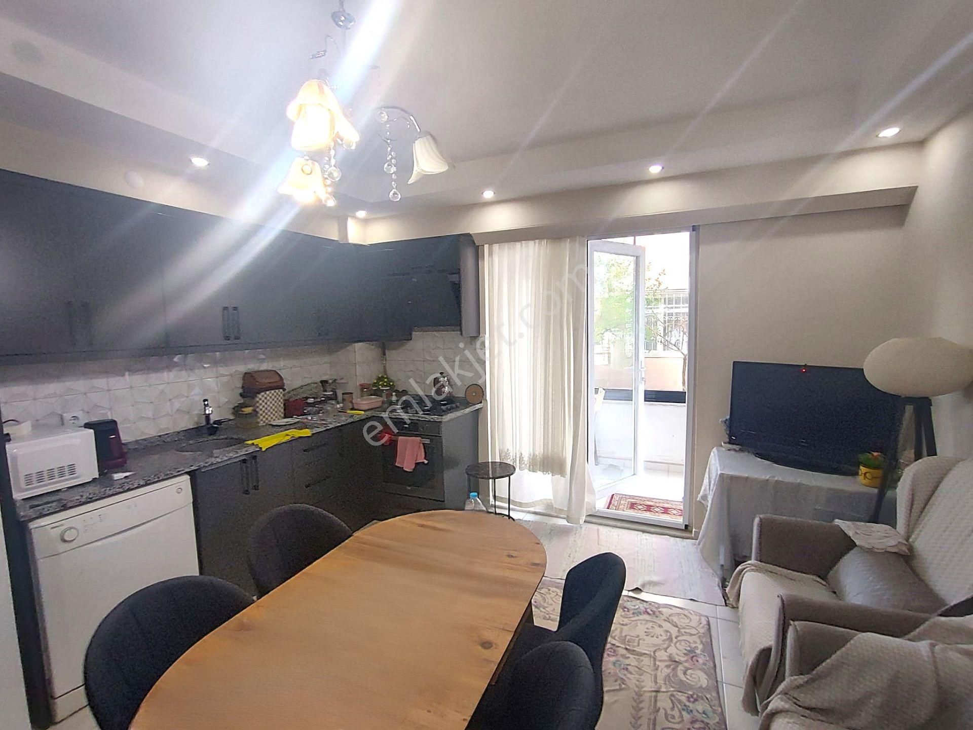 Adliye Karşısı 2+1 Eşyasız Havuzlu Yaz Ve Kış İçin Satılık Daire