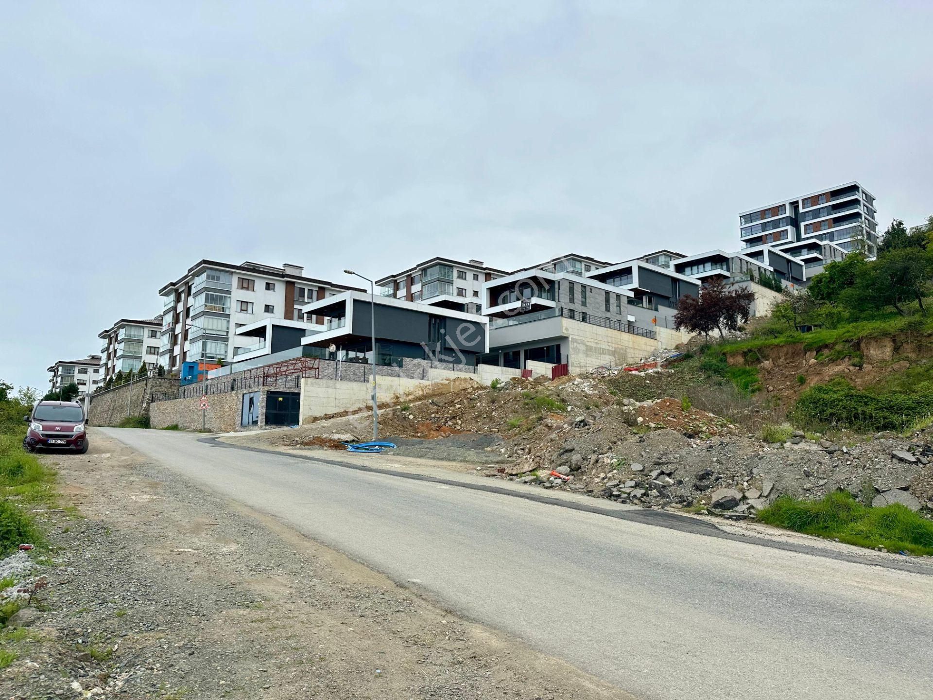 Yalıncakta Harika Şehir Ve Deniz Manzaralı Satılık 4+1 Daire