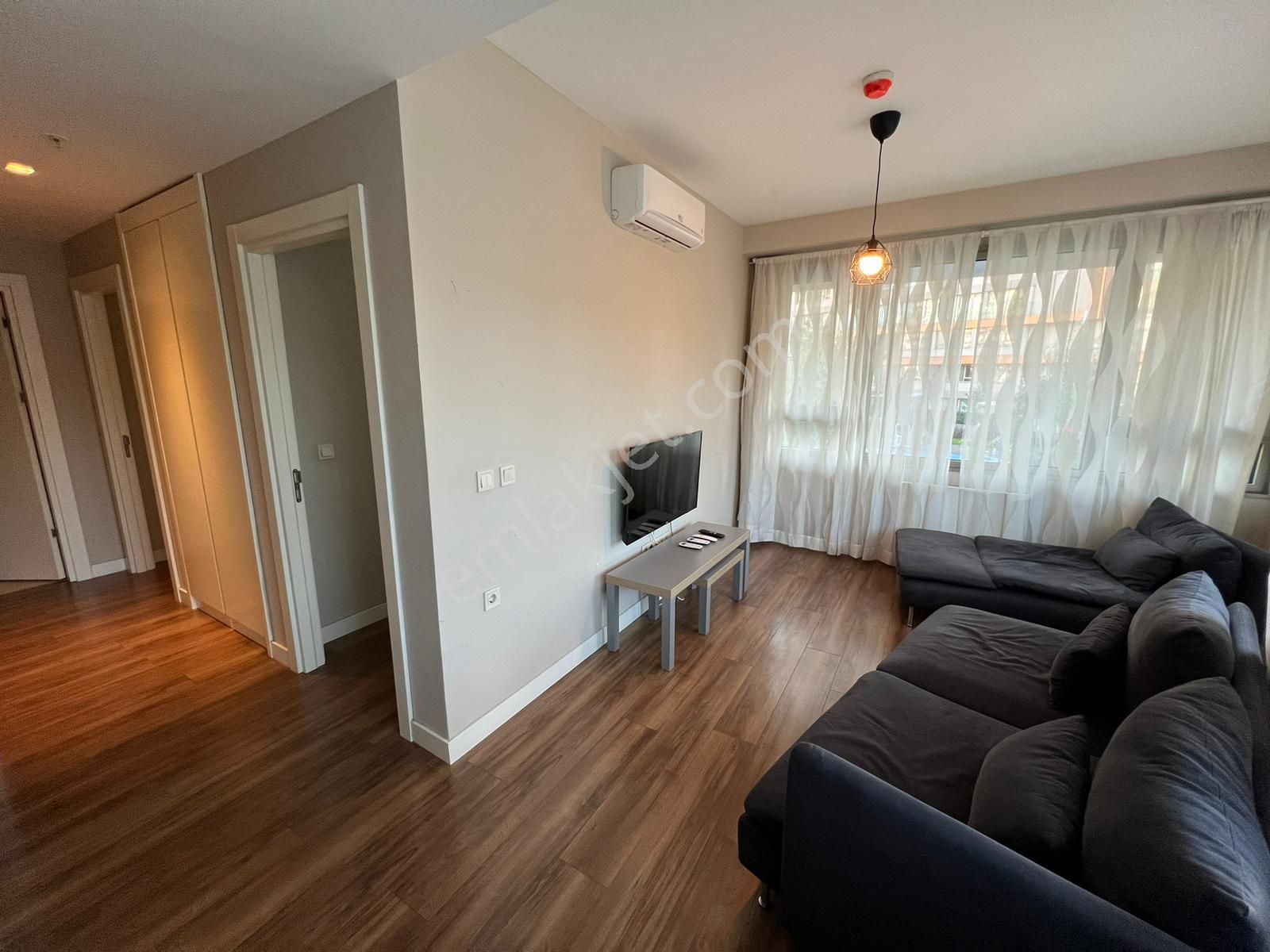Satış Ve Kiralama Ofisinden 2+1 Satılık Boş Daire