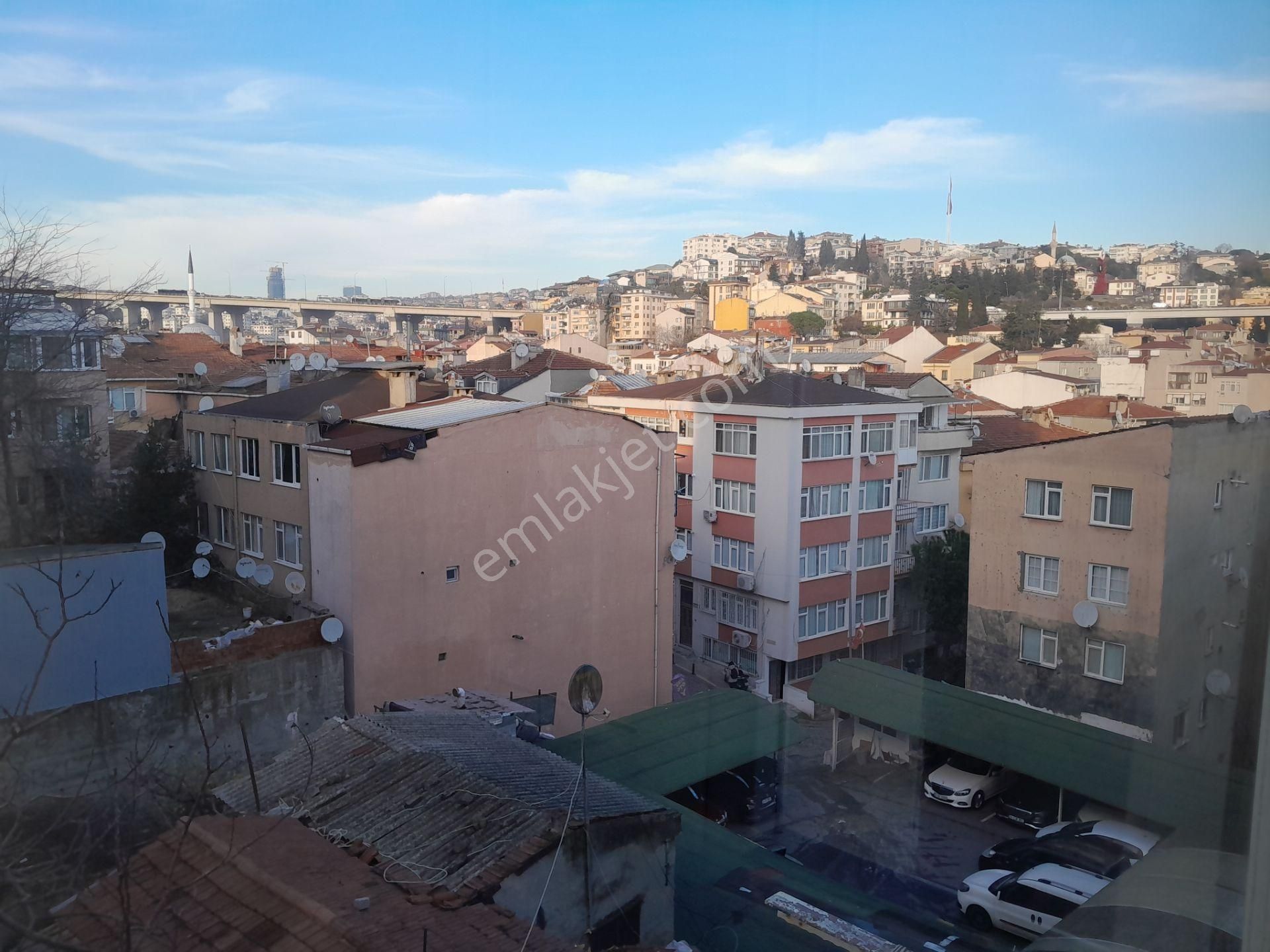 Karadeniz Emlak Beşiktaş Ortaköy Merkezde 2+1 Kombili 80 M2 Daire Kat Mülkiyetli