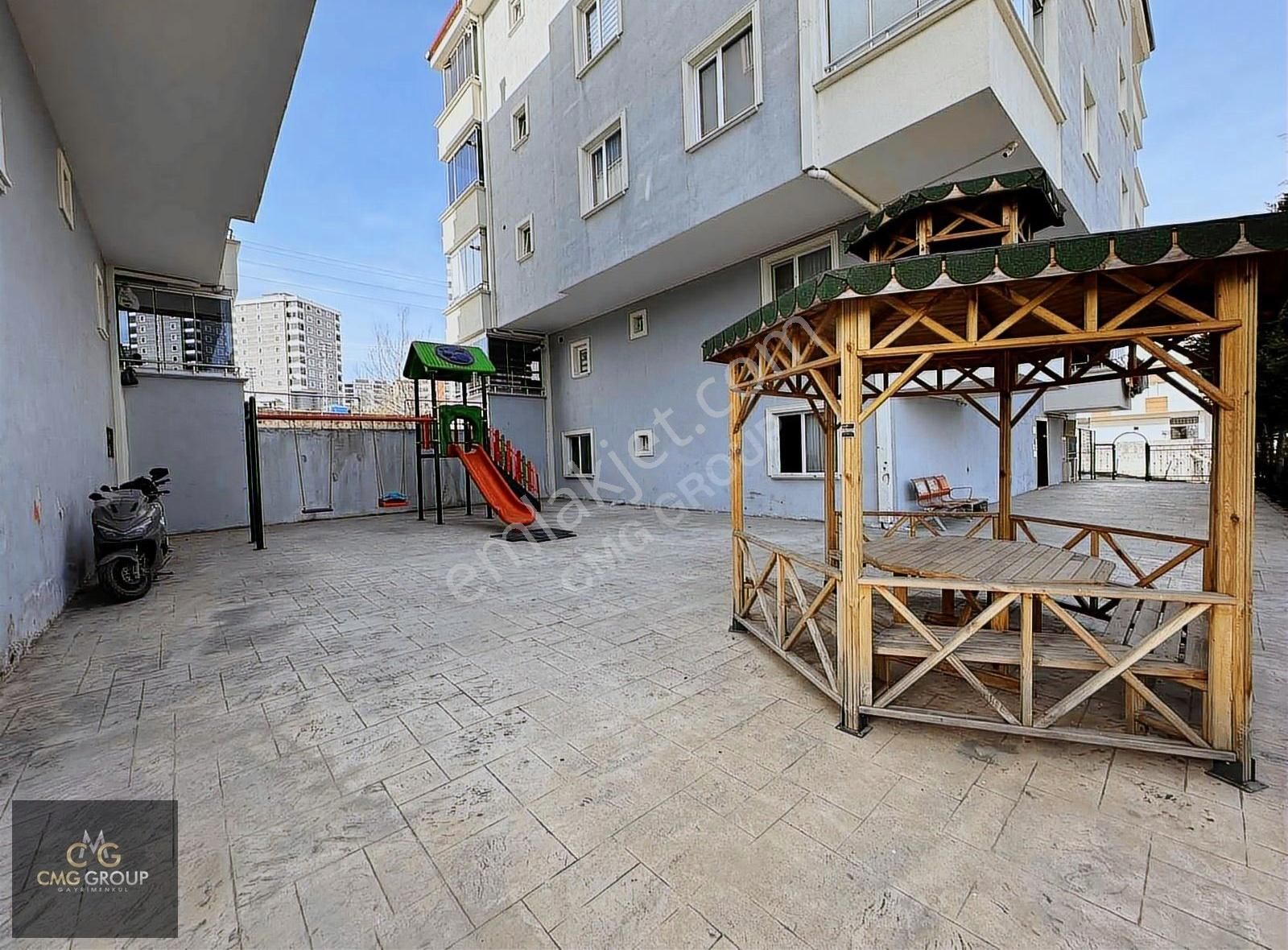 Cmgden Tepecikte 3+1 Arakat Ebeveyn Banyolu Kiralık
