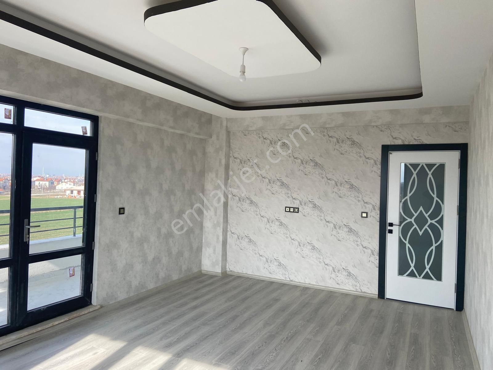 Karaaslan Üzümcü Mah Ebevyin Banyolu 3+1 Arakat Sıfır Daire