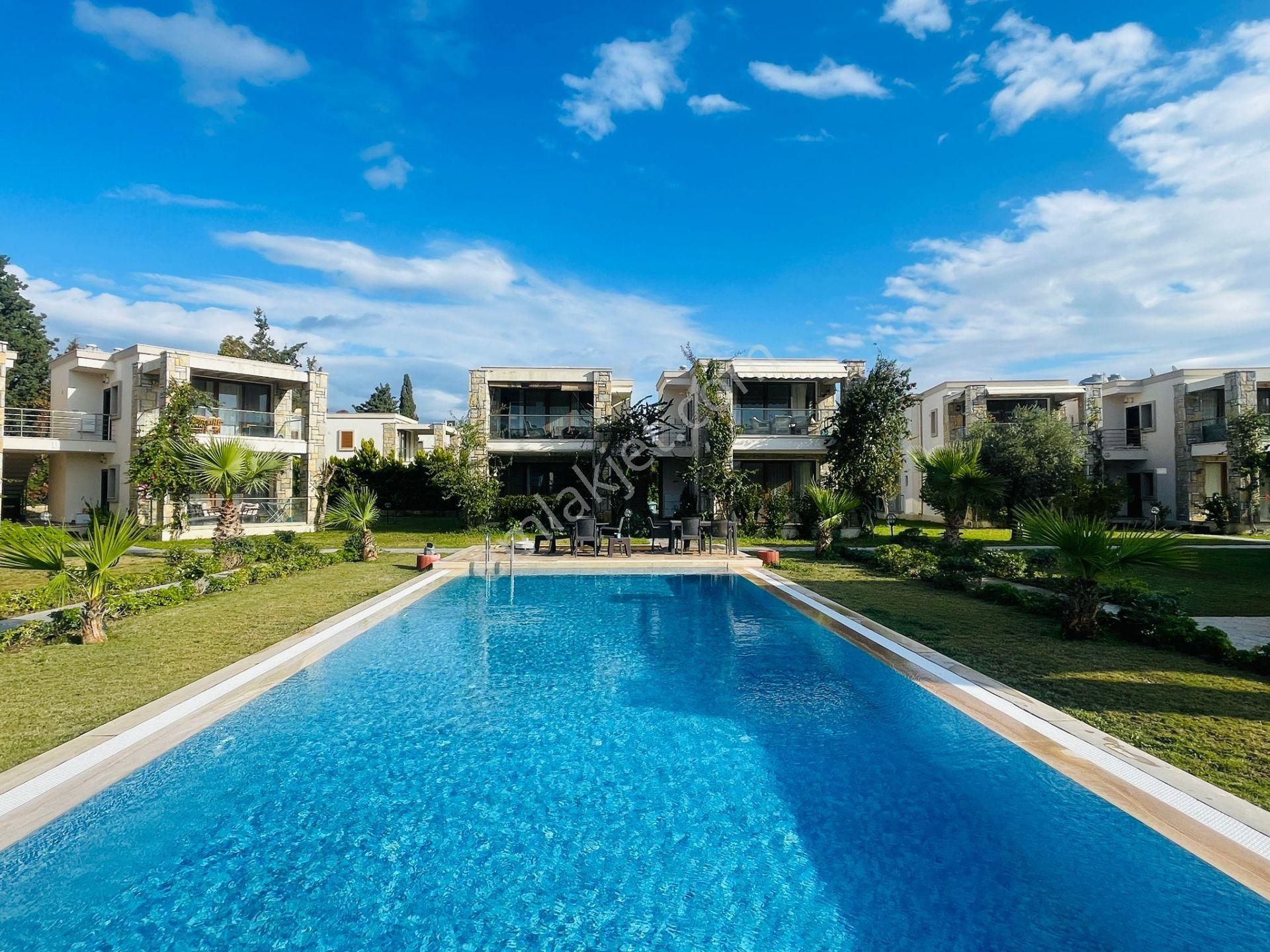 *saygın* Yahşi Sitede Denize 200m Yıllık Kiralık Üst Kat Daire