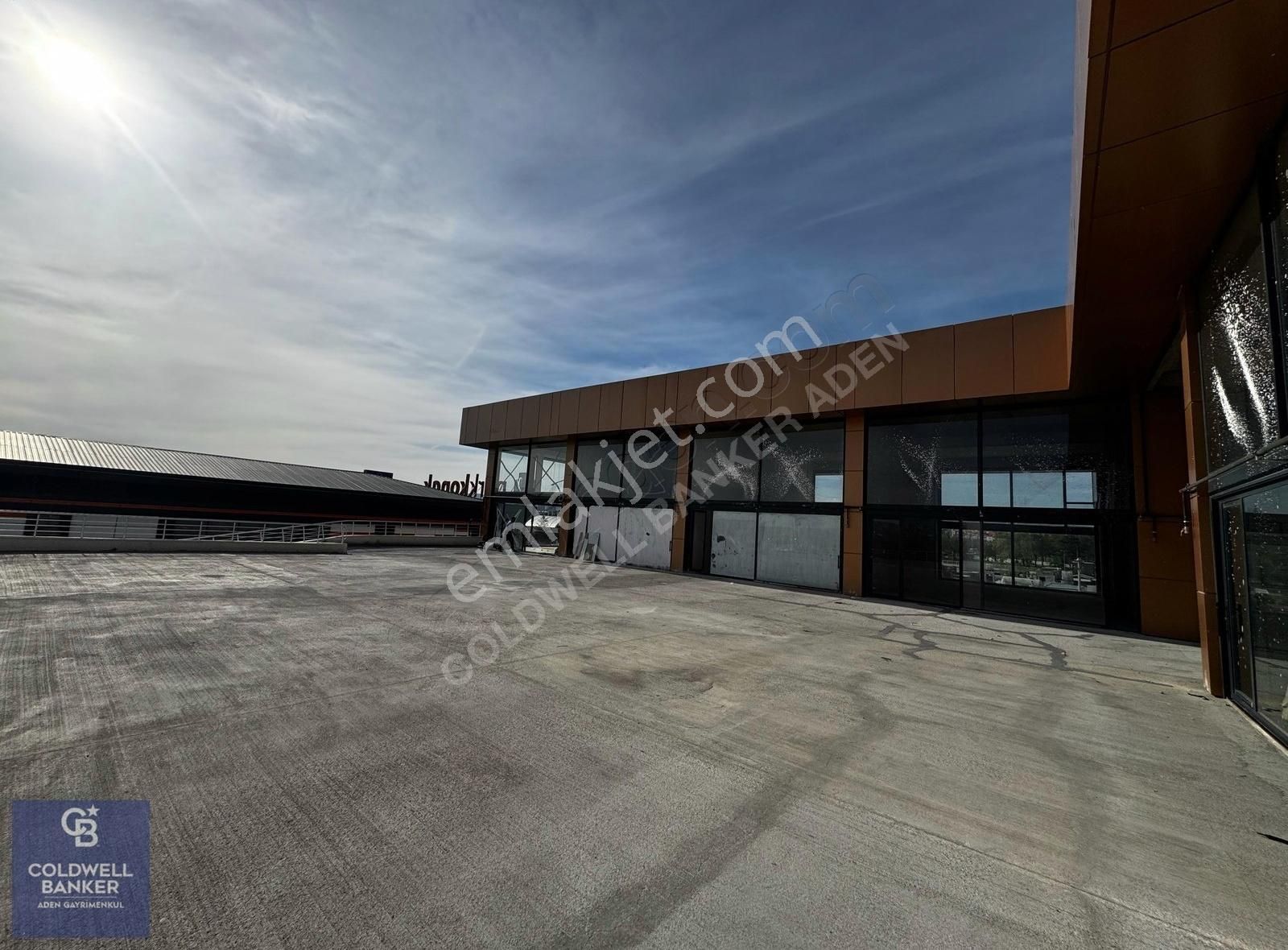 Batı Otonom-2'de Doğu-batı Cephe/yeni Nesil Satılık Mağaza 80 M2