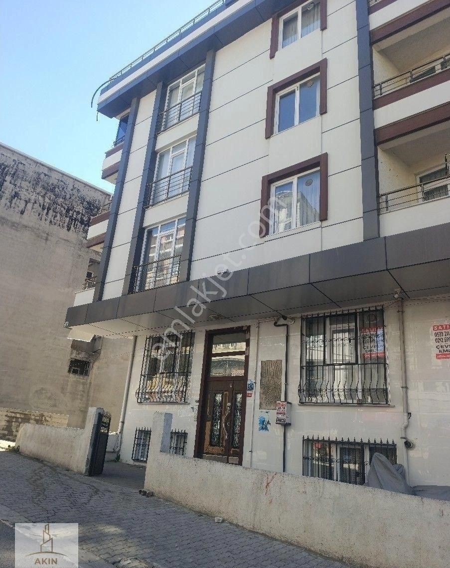 Küçükçekmece Kanarya'da 2+1 90 M2 Satılık Daire