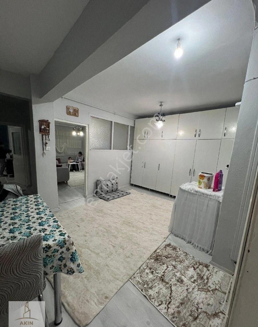 Küçükçekmece Kanarya Mah.de 2+1 Geniş Daire - Görsel 6