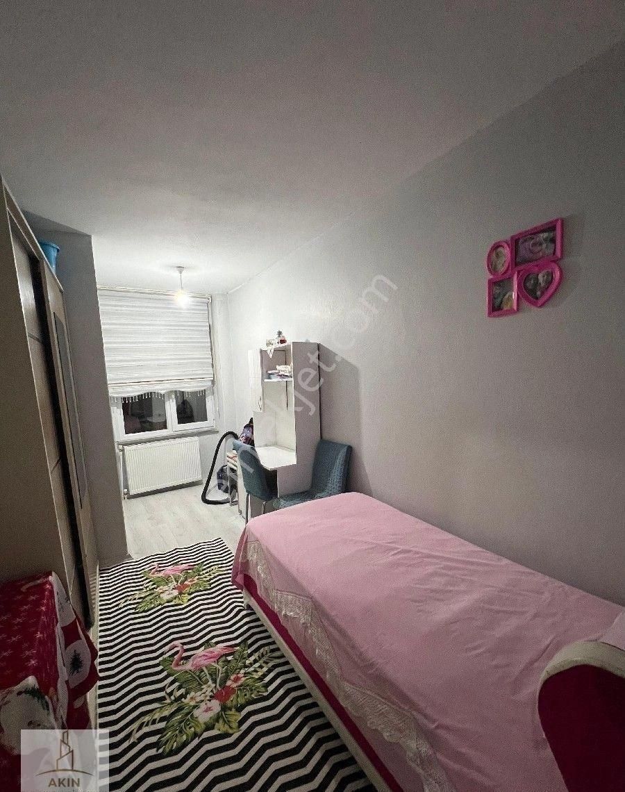 Küçükçekmece Kanarya Mah.de 2+1 Geniş Daire - Görsel 4