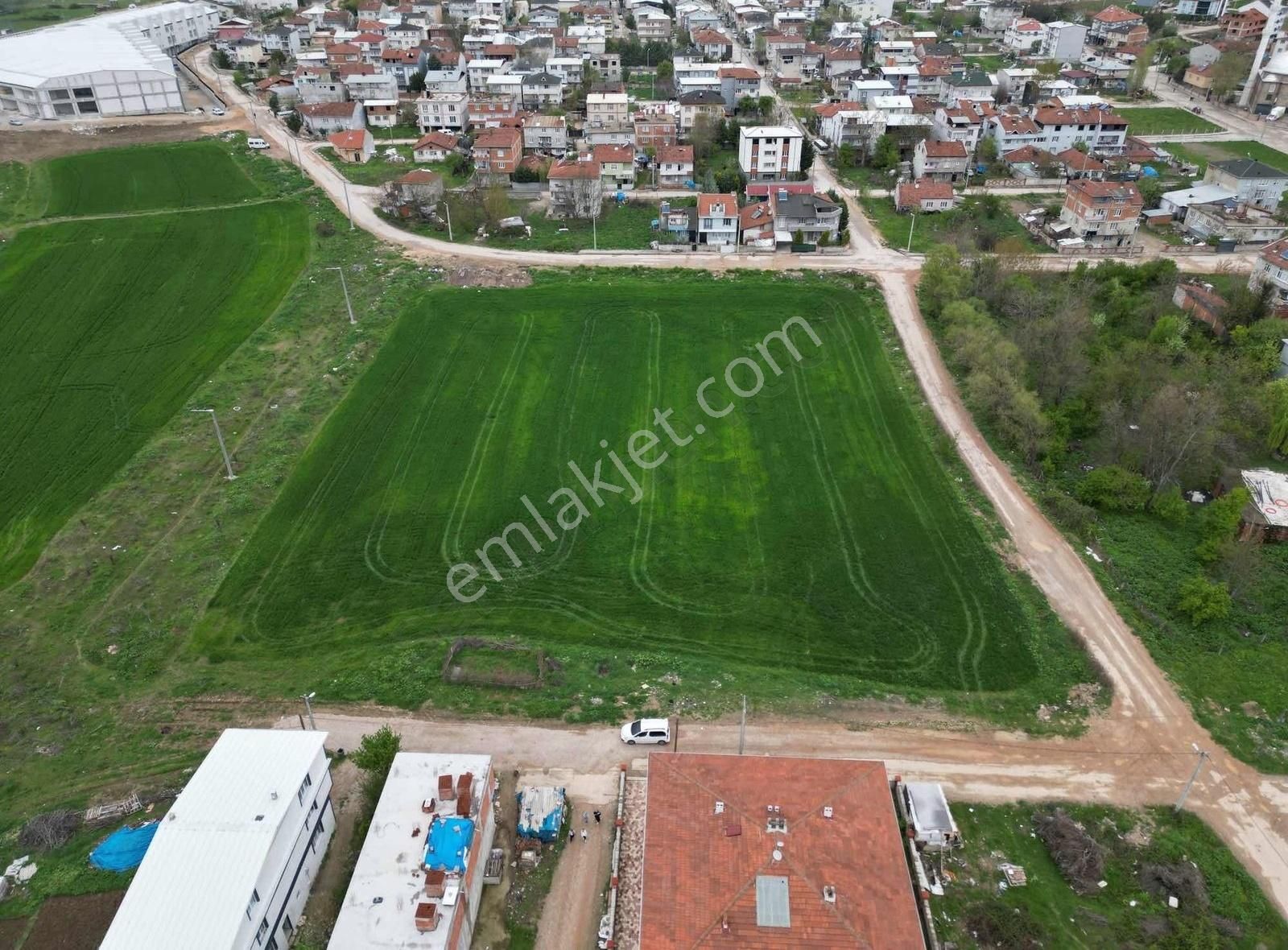 Ineğölün Parlayan Yıldızı Akhisarda Satılık 300m2 Arsa