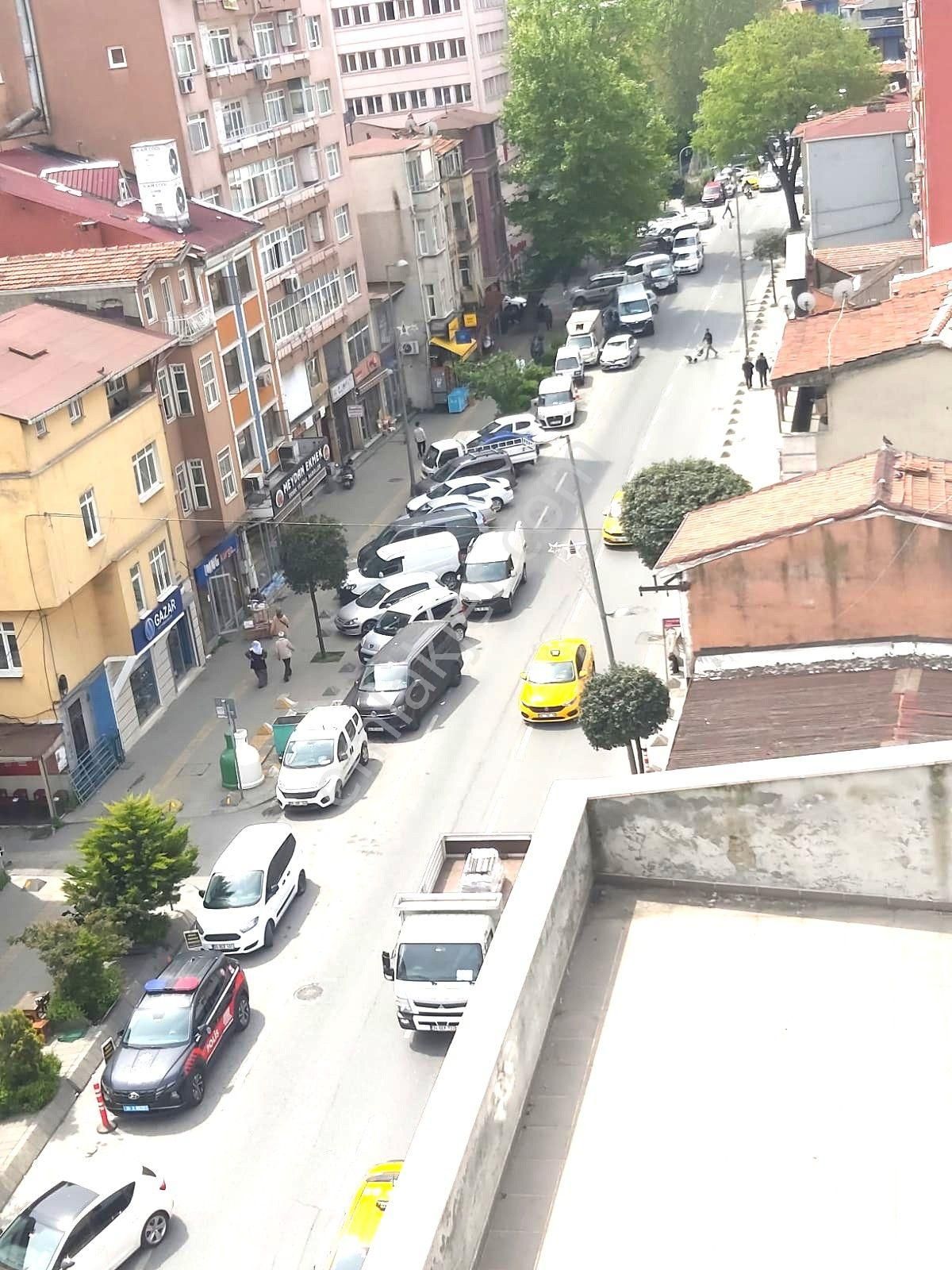 Kasımpaşa Anacadde Üzeri Asansörlü 2+1 Daire