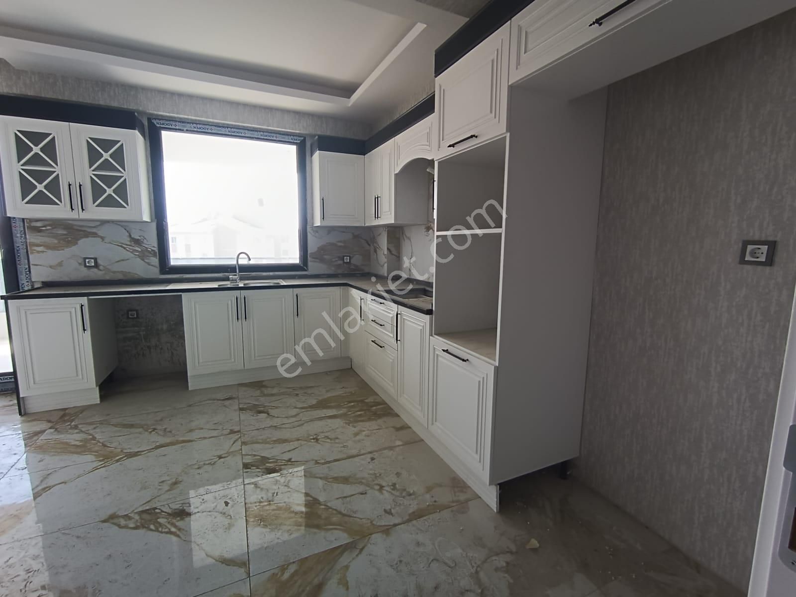 Rota'dan Araştırma Karşısı 3+1 Lüx Daire