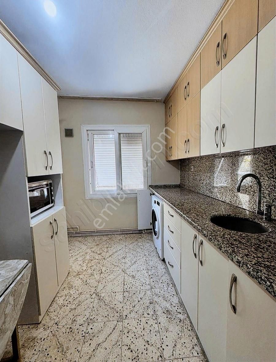 Manisa Turgutlu Cumhuriyet M 2+1 Kiralık 1.kat Doğalgazlı Daire