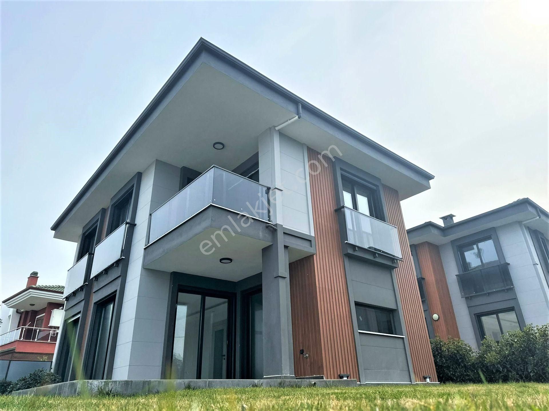 👉aygülden Burhaniye Pelitköy'de Denize 50 Mt Sıfır Site İçi Bitişik Nizam Lüks 3+1 Satılık Villalar