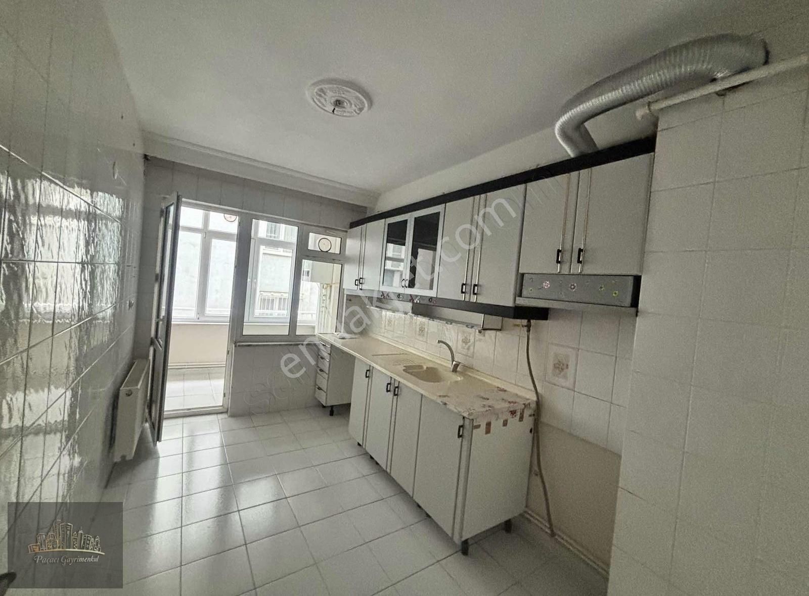 Çorlu Muhittin Mahallesi Site İçi Satılık Daire 3+1 1. Kat