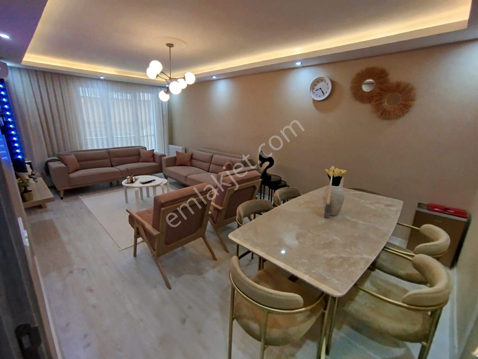 Pusula İnş.tan S.çiftligi Mah Cadeye Yakın Otoparklı Sitede 110m2 Arakat Daire