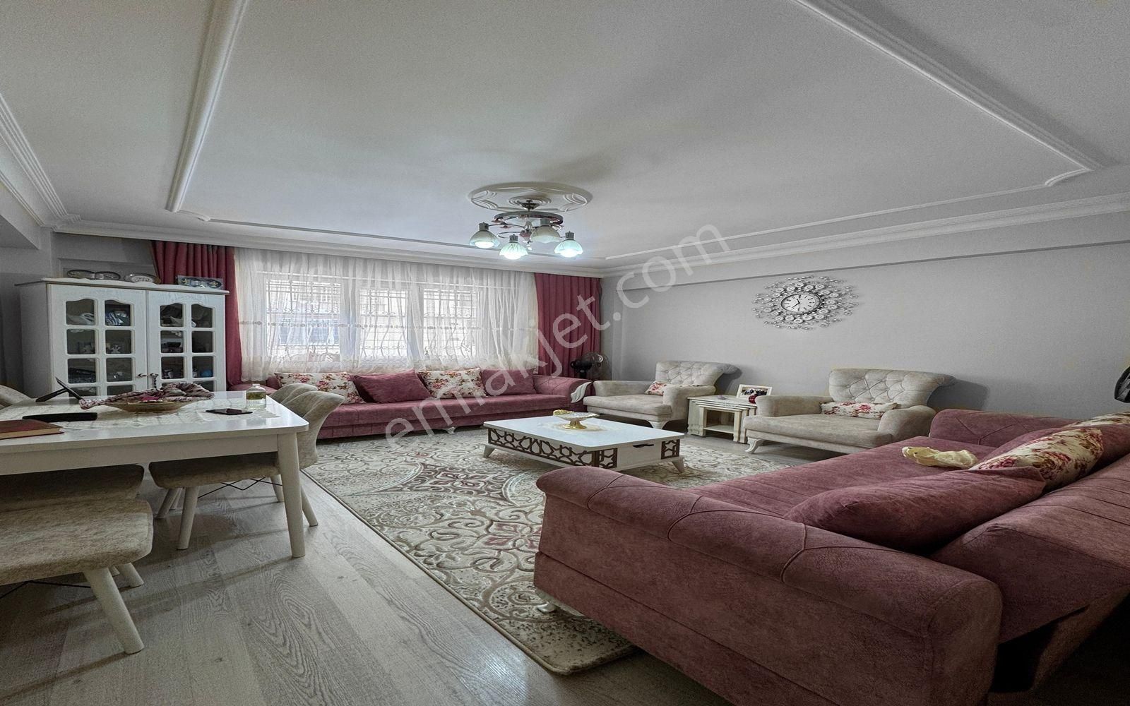 Cadde34 Yapıdan Geniş Ailelere Özel 3+1 Geniş M2 İster Yatırımlık İster Oturumluk Fırsat Daire