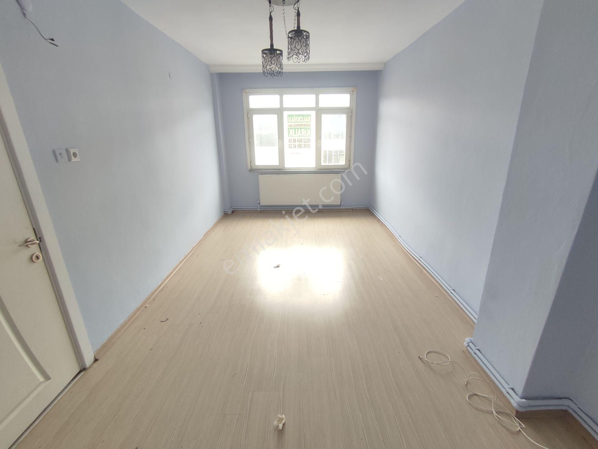 Balcıoğlundan Muratpaşa Mahallesinde Kiralık 100 M2 Kombili 5. Kat Daire