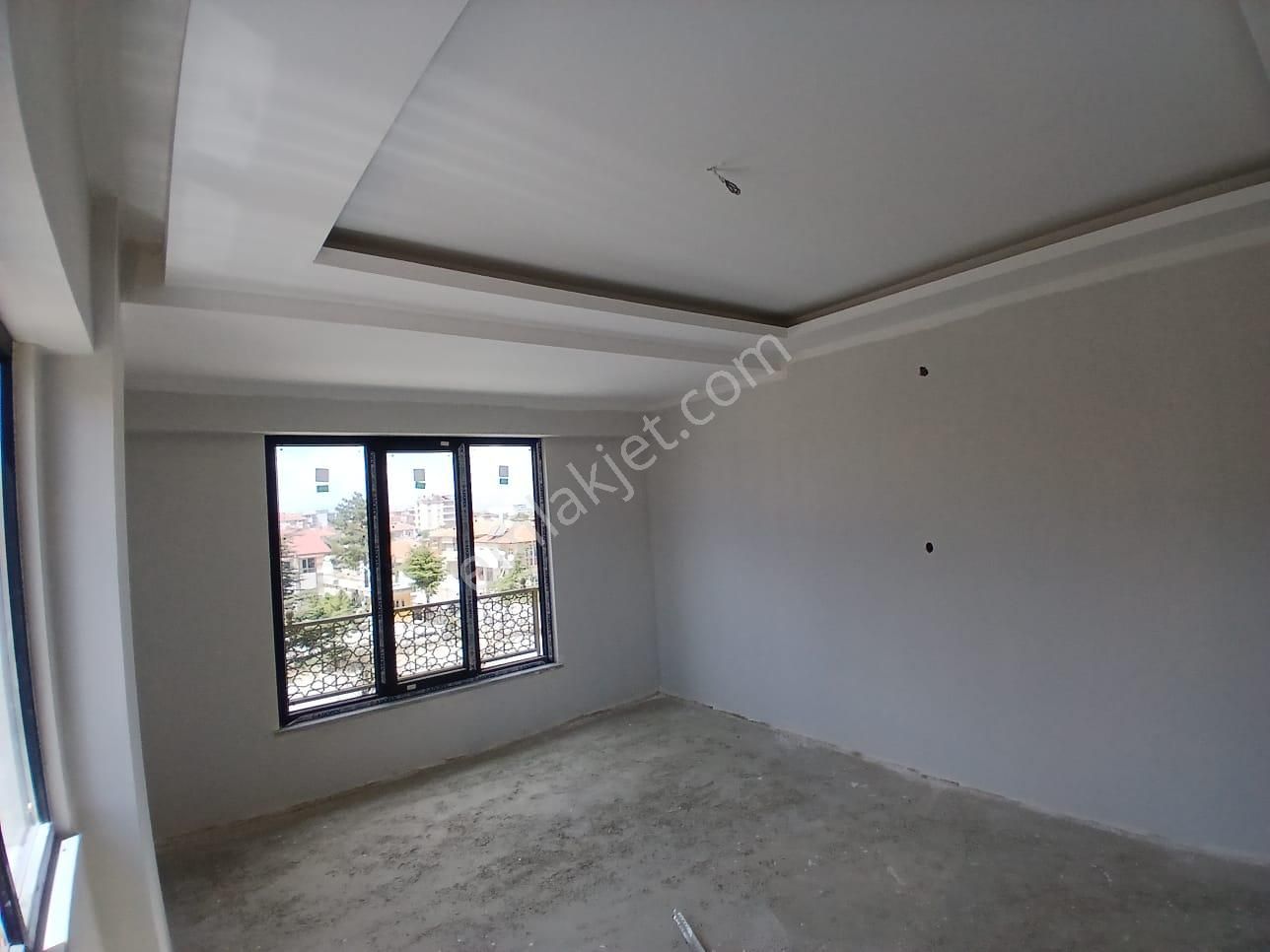 Akçay Emlak'tan Akşehir Park Hayat Hastahanesi Civarında Anahtar Teslim Satılık 3+1 Daire