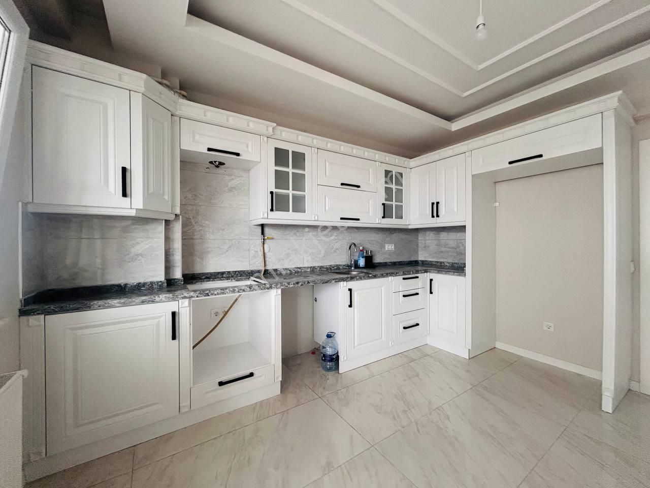 Atakentte Site İçi Manzaralı Giyinme Odalı 3+1 Kiralık