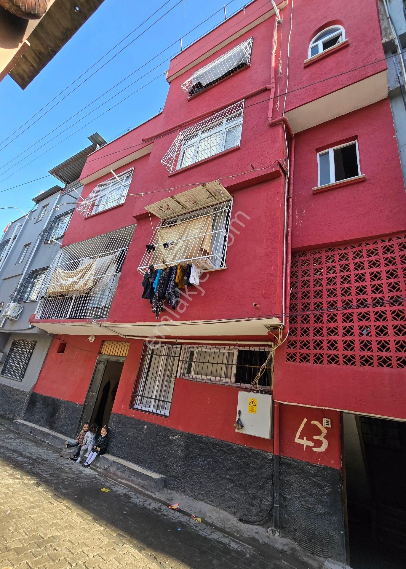 Havuzlubahçe De 4 Katlı Satılık Ev