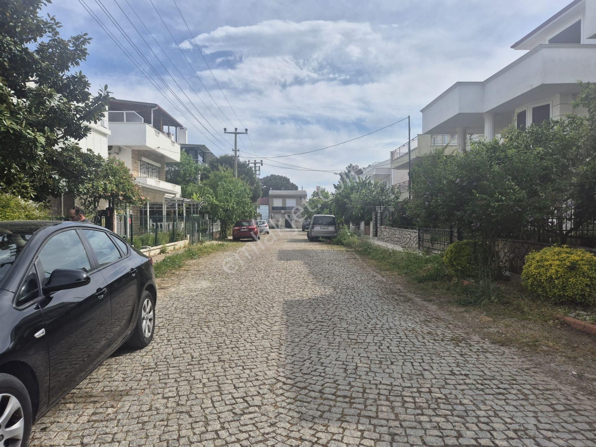 Akçay Güre'de Denize 2dk.mesafede Bahçeli Bakımlı Tripleks Villa - Görsel 33