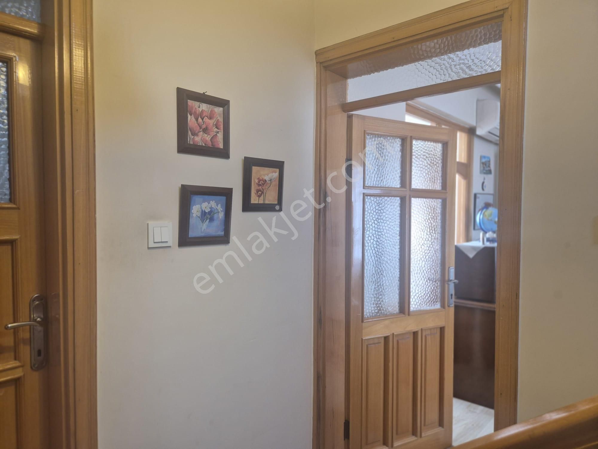 Akçay Güre'de Denize 2dk.mesafede Bahçeli Bakımlı Tripleks Villa - Görsel 13