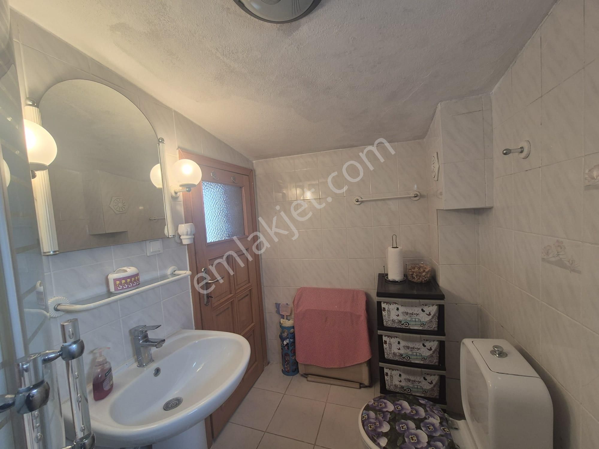 Akçay Güre'de Denize 2dk.mesafede Bahçeli Bakımlı Tripleks Villa - Görsel 24