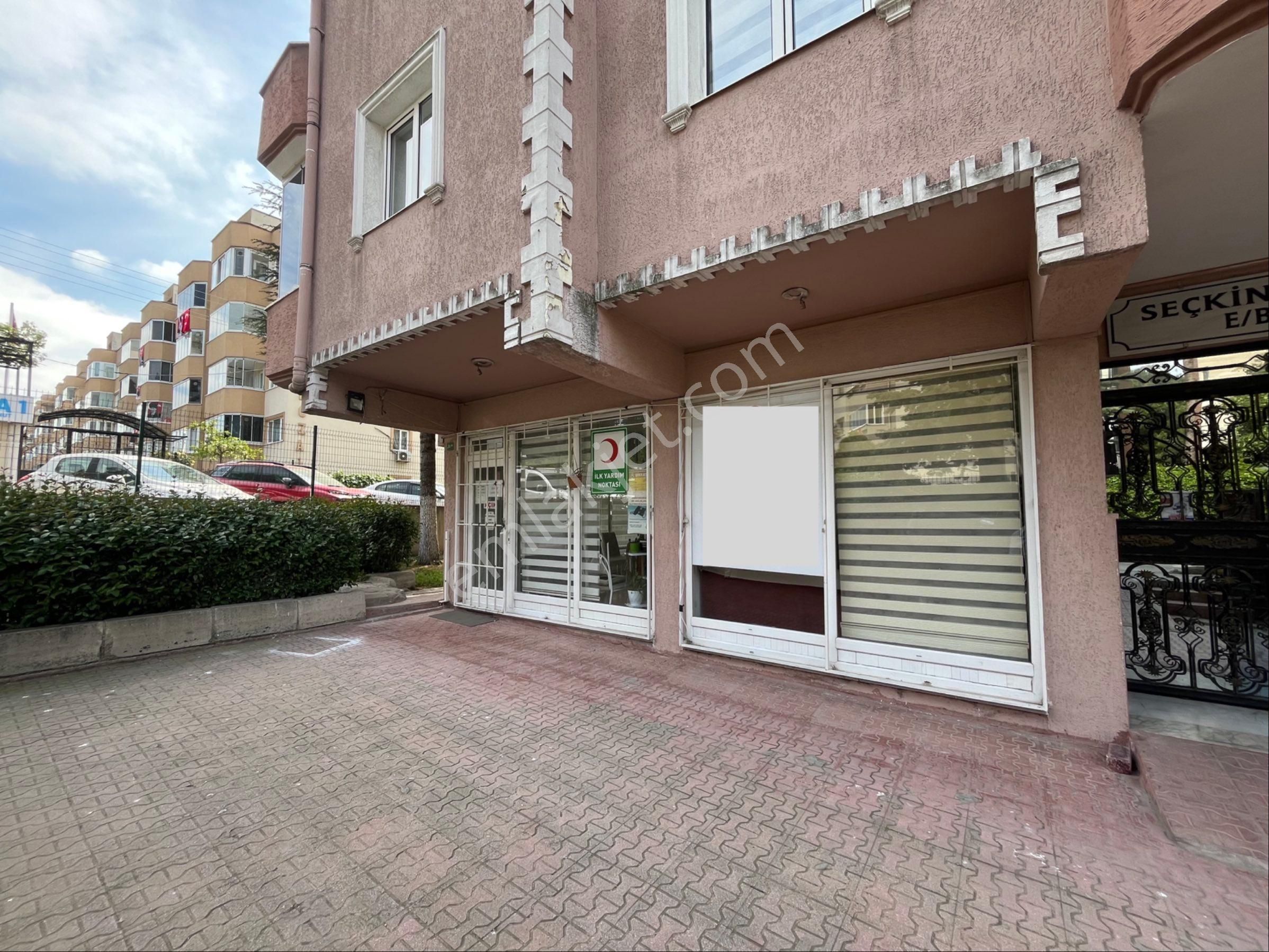 Emek Fsm Mahallesi Seçkinkent Sitesinde Satılık Dükkan